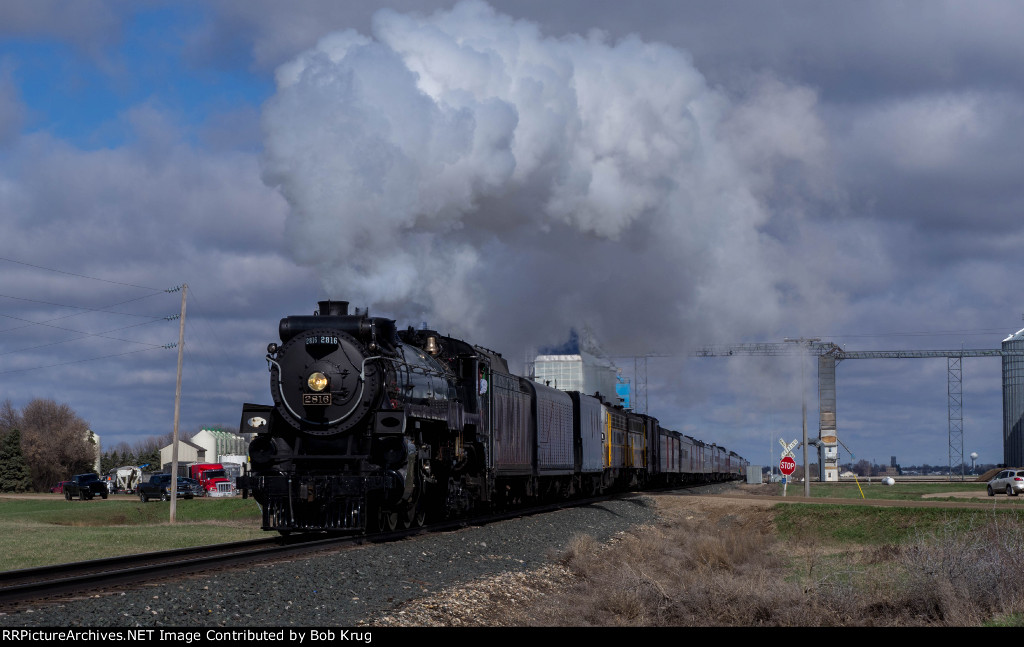 CPKC  2816 - The Empress; Southbound chase out of Minot, ND